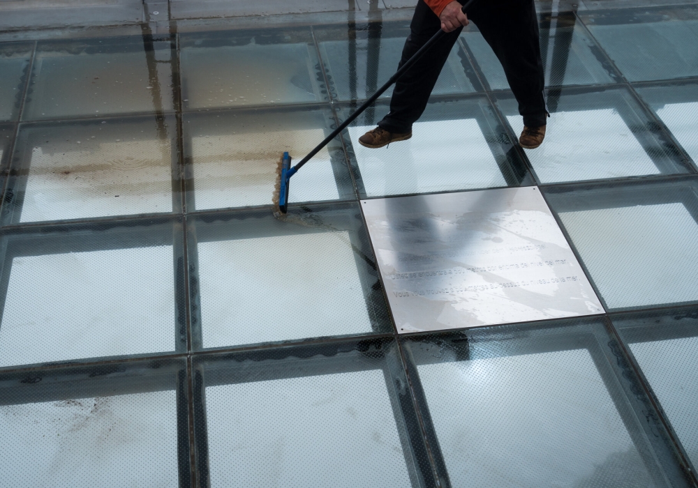 madieraui-cabo-girao-bada-jeolbyeog-eseo-seukaiwokeu-mich-jeonmang